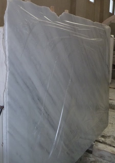 Semi White Polished Marble Slabs
