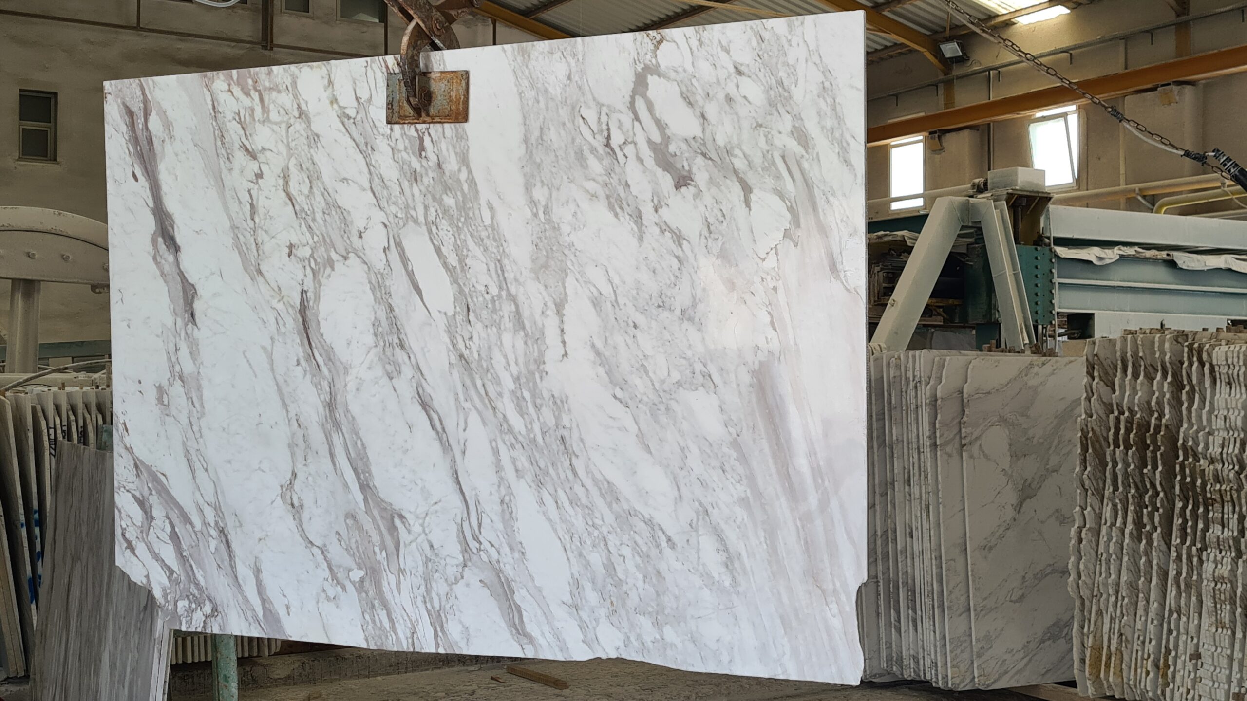 Arabescato White marble with strokes slabs bookmatch openbook - Image 2