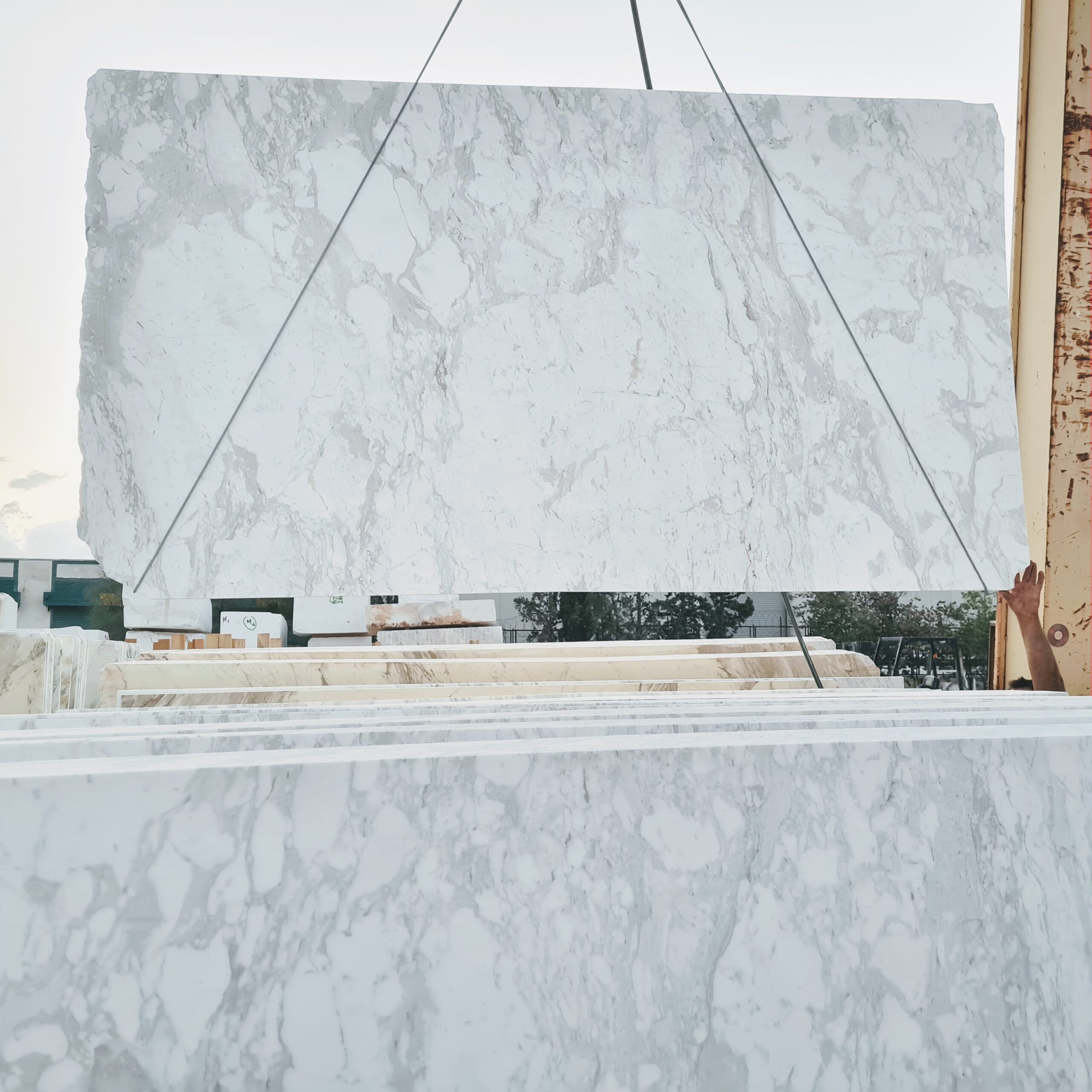 Arabescato White marble with strokes slabs bookmatch openbook - Image 3