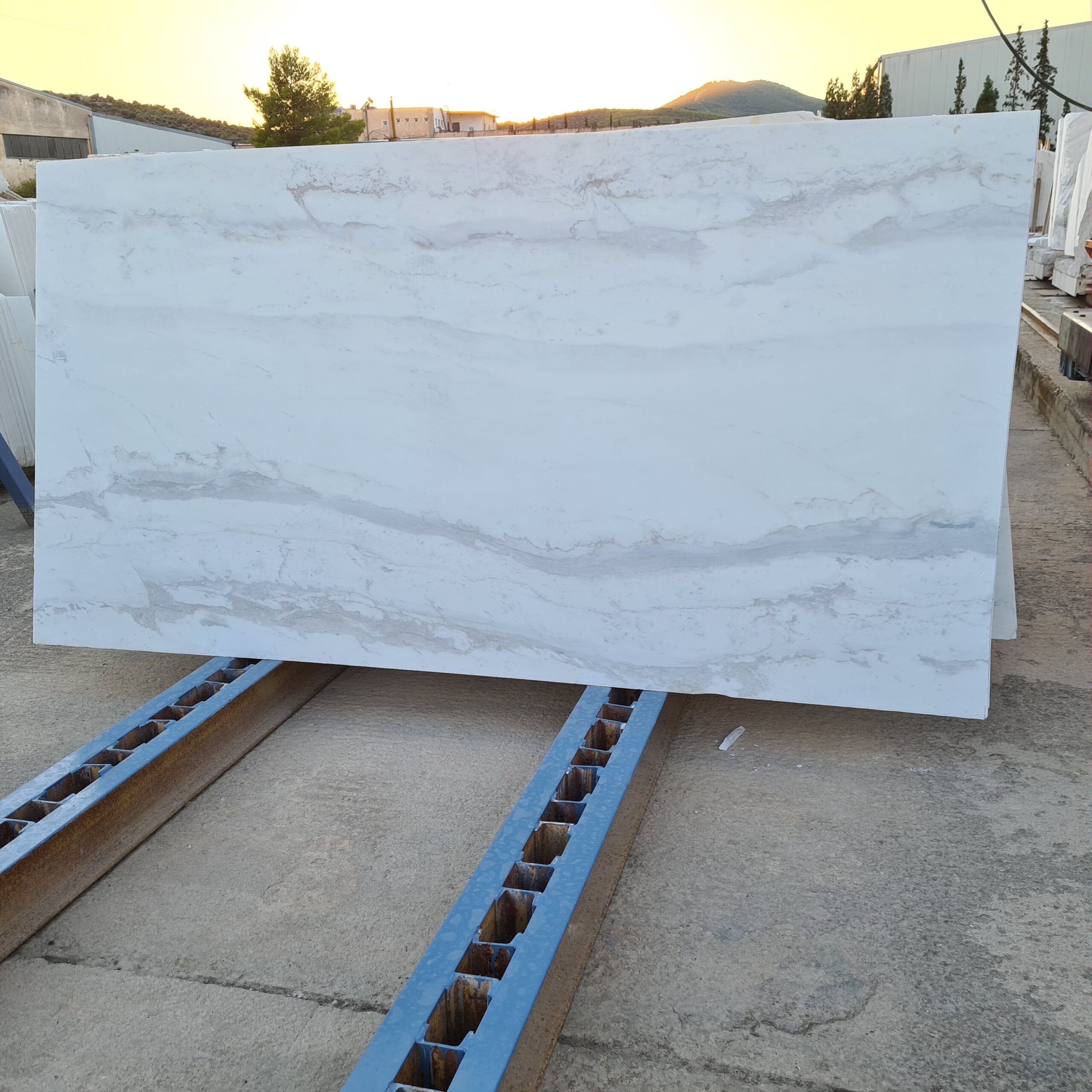 Arabescato White marble with strokes slabs bookmatch openbook - Image 3